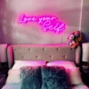Néon « Love Yourself »