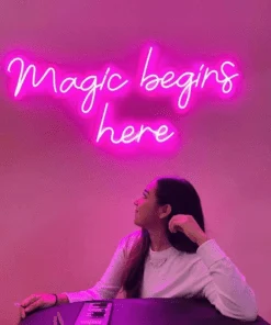 Néon « Magic Begins Here »