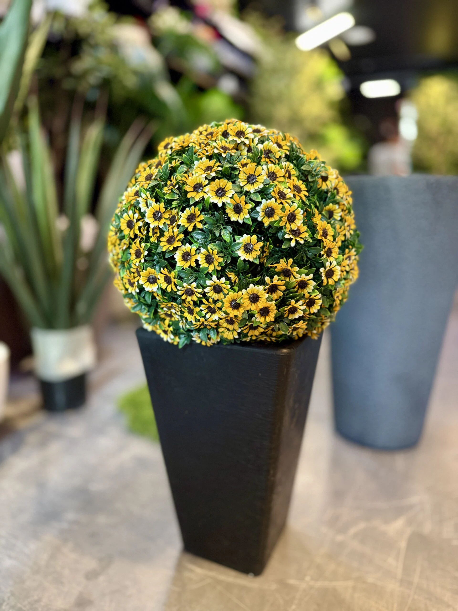 Boule de Buis à fleurs jaunes 35 cm
