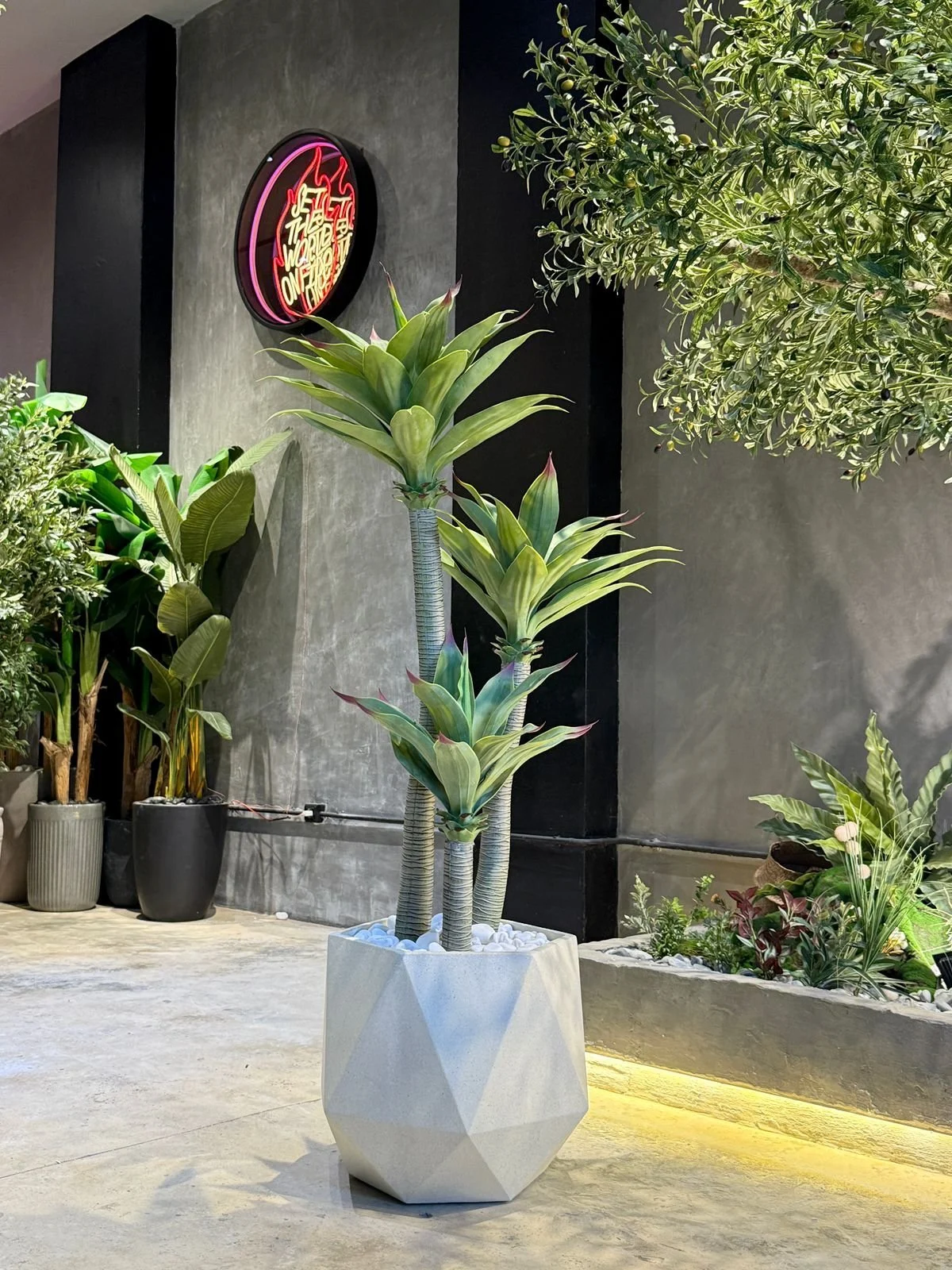 Prisma Fiber Planter