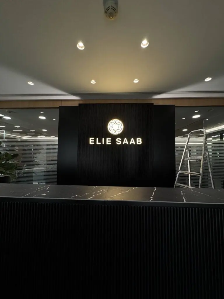 Lettres 3D lumineuses Elie Saab